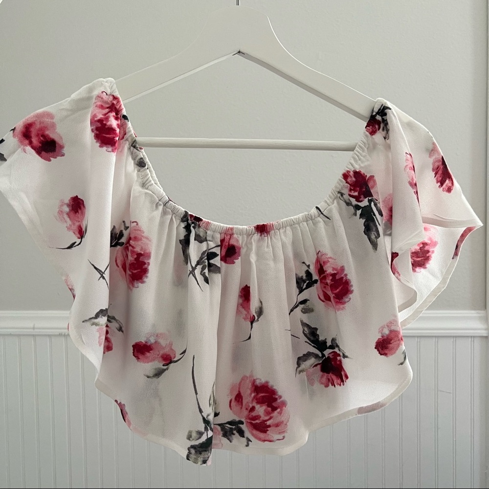 Kendall & Kylie floral cropped top